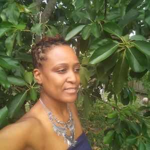 Meet your Posher, Cassandra